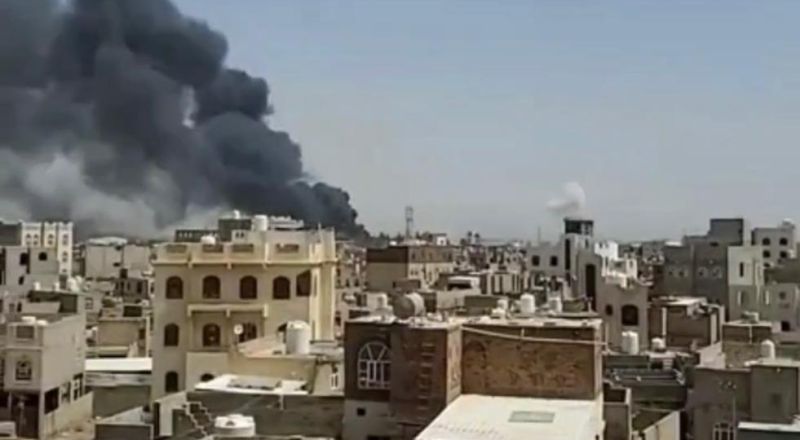 غارات إسرائيلية عنيفة تستهدف مطار صنعاء الدولي وكاتس يزعم تدمير الطائرة الأخيرة لجماعة “أنصار الله”